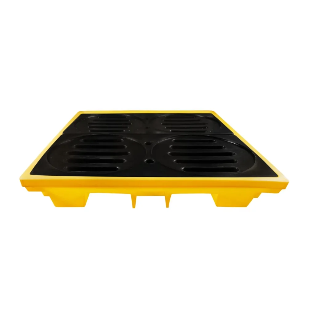 Os Pallets de contenção para 4 tambores ou Bacia de Contenção, são utilizados para evitar o derramamento de produtos químicos, eles proporcionam proteção necessária contra vazamentos ou rompimento em tambores. Produto fabricado pelo processo de Rotomoldagem Rotacional, sem soldas ou emendas. Suportam a grande maioria dos ácidos e possuem grelha dupla face removível, para facilitar a limpeza. PERFIL BAIXO: Medidas: 1360mm (L) x 1360mm (C) x 210mm (A). Capacidade de contenção: 150 litros. Peso da peça: 37 kg. Cores: Amarelo e Laranja. Matéria Prima: Polietileno de Alta Densidade. Pode ser movimentado em paleteira. PERFIL MÉDIO: Medidas: 1360mm (L) x 1360mm (C) x 330mm (A). Capacidade de contenção: 380 litros. Peso da peça: 43 kg. Cores: Amarelo e Laranja. Matéria Prima: Polietileno de Alta Densidade. Pode ser movimentado em paleteira. PERFIL ALTO: Medidas: 1360mm (L) x 1360mm (C) x 450mm (A). Capacidade de contenção: 420 litros. Peso da peça: 47 kg. Cores: Amarelo e Laranja. Matéria Prima: Polietileno de Alta Densidade. Pode ser movimentado em paleteira.